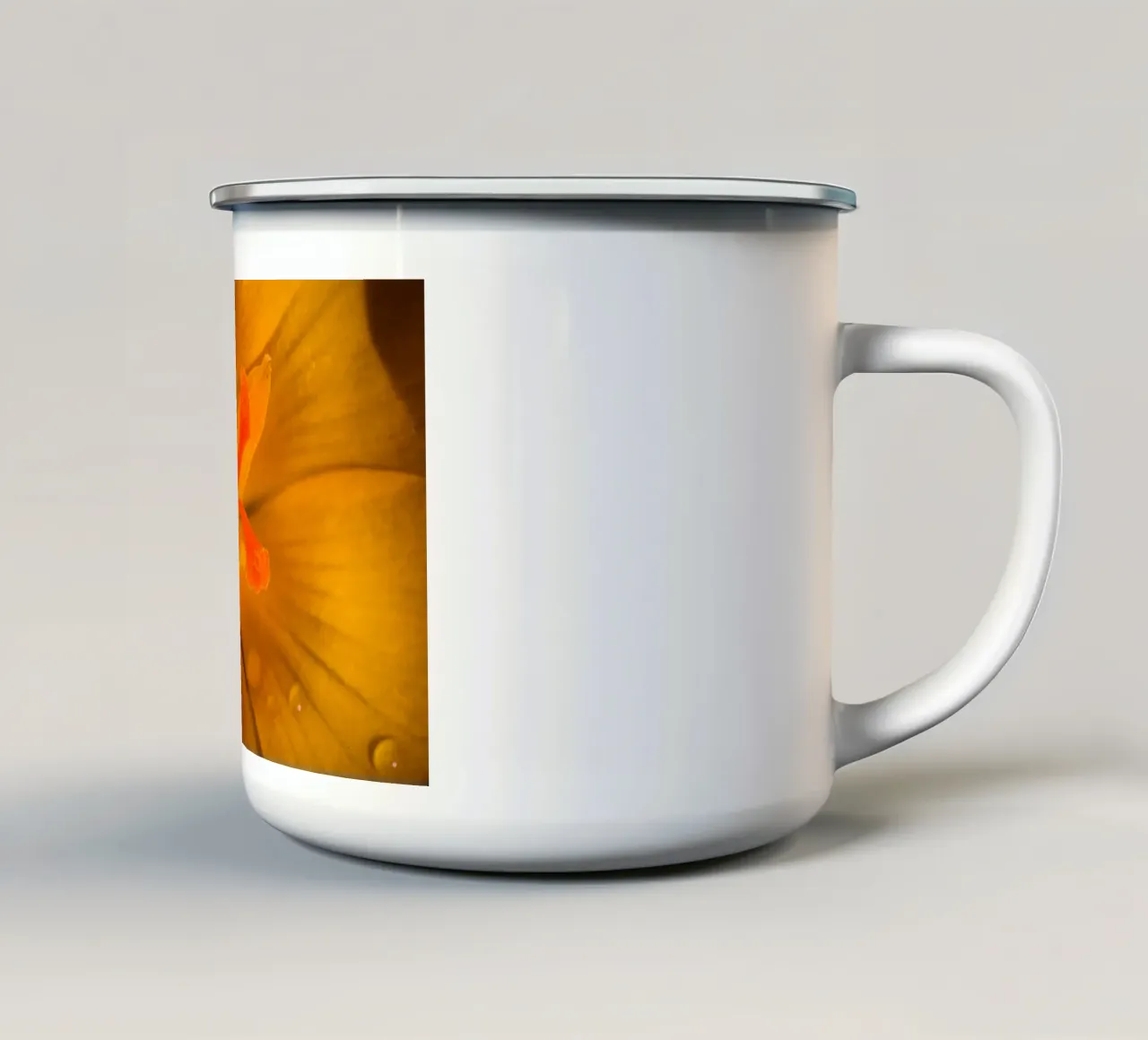 Tige de fleur d'un crocus jaune mug en émail de Marcus Beckert | Fotografie