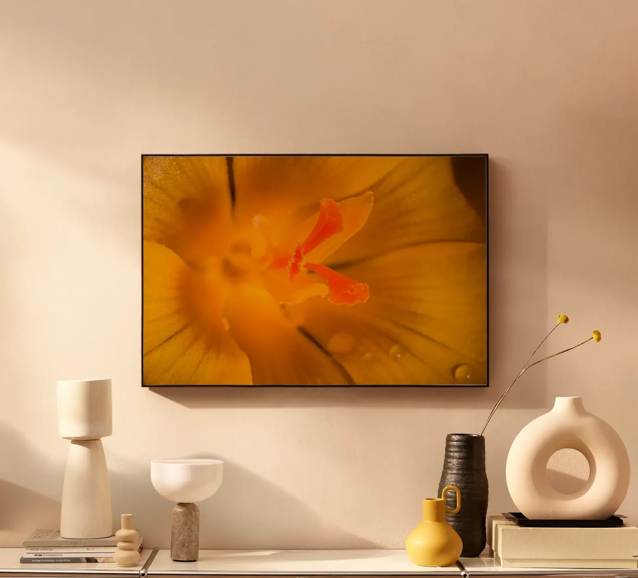 Steli dei fiori di un croco giallo plexiglass da Marcus Beckert | Fotografie