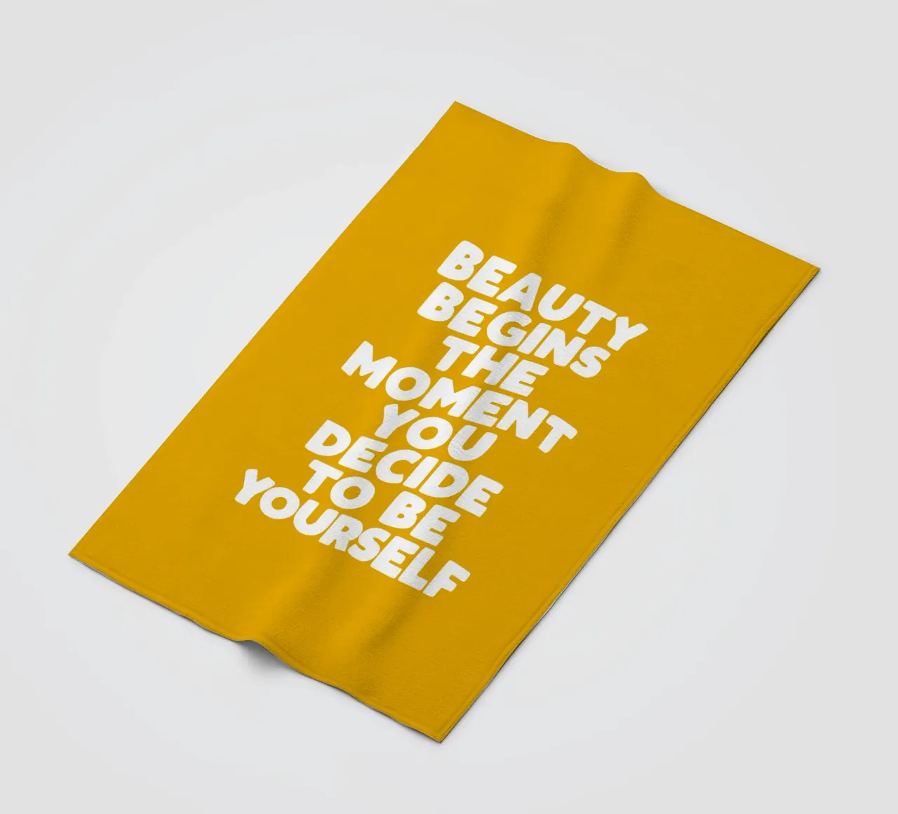 Schönheit beginnt in dem Moment, in dem du dich entscheidest, du selbst in Gelb zu sein Fleecedecke von THE MOTIVATED TYPE