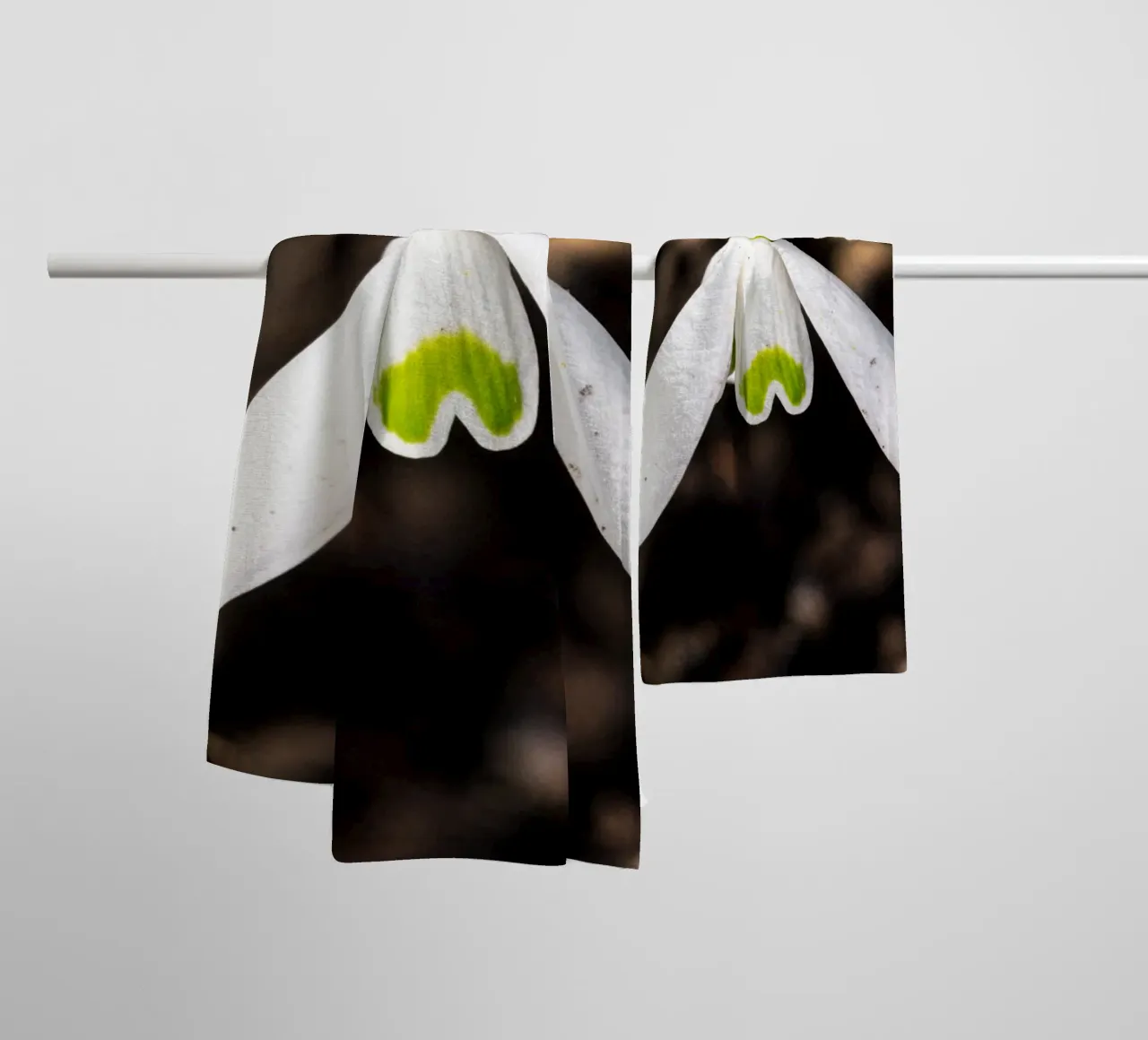 Snowdrops in spring towel by Marcus Beckert | Fotografie