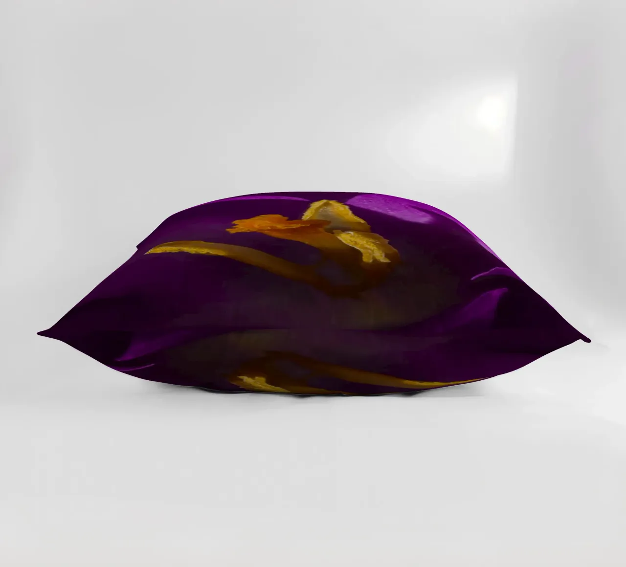 Croco viola in primavera cuscino da Marcus Beckert | Fotografie