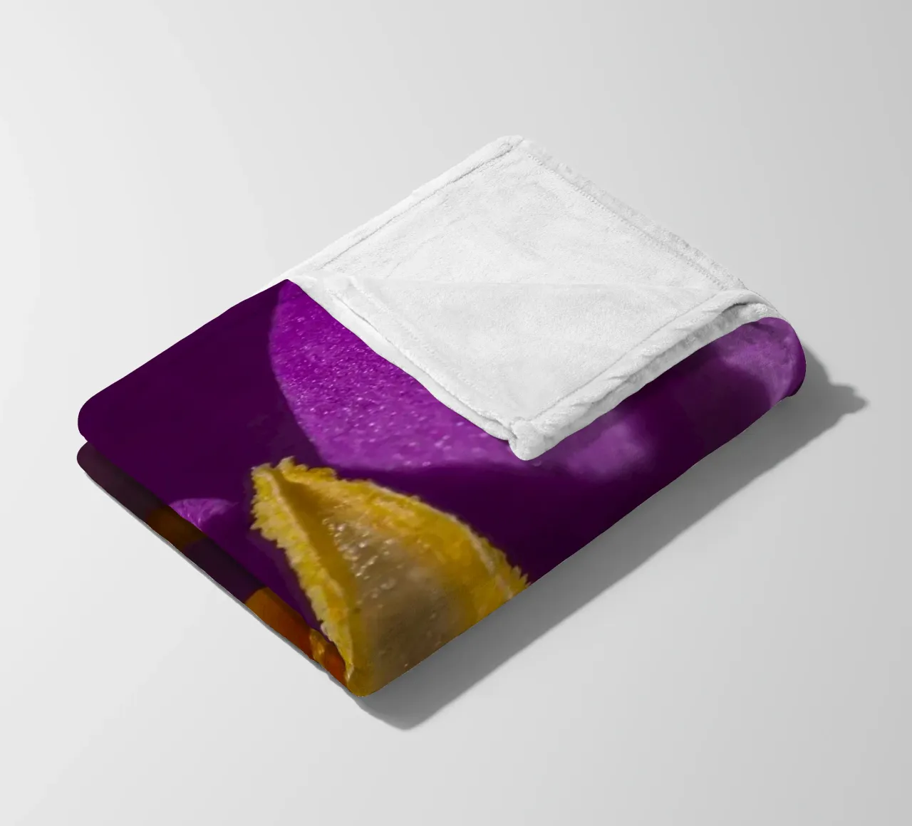 Purple crocus in spring fleece blanket by Marcus Beckert | Fotografie