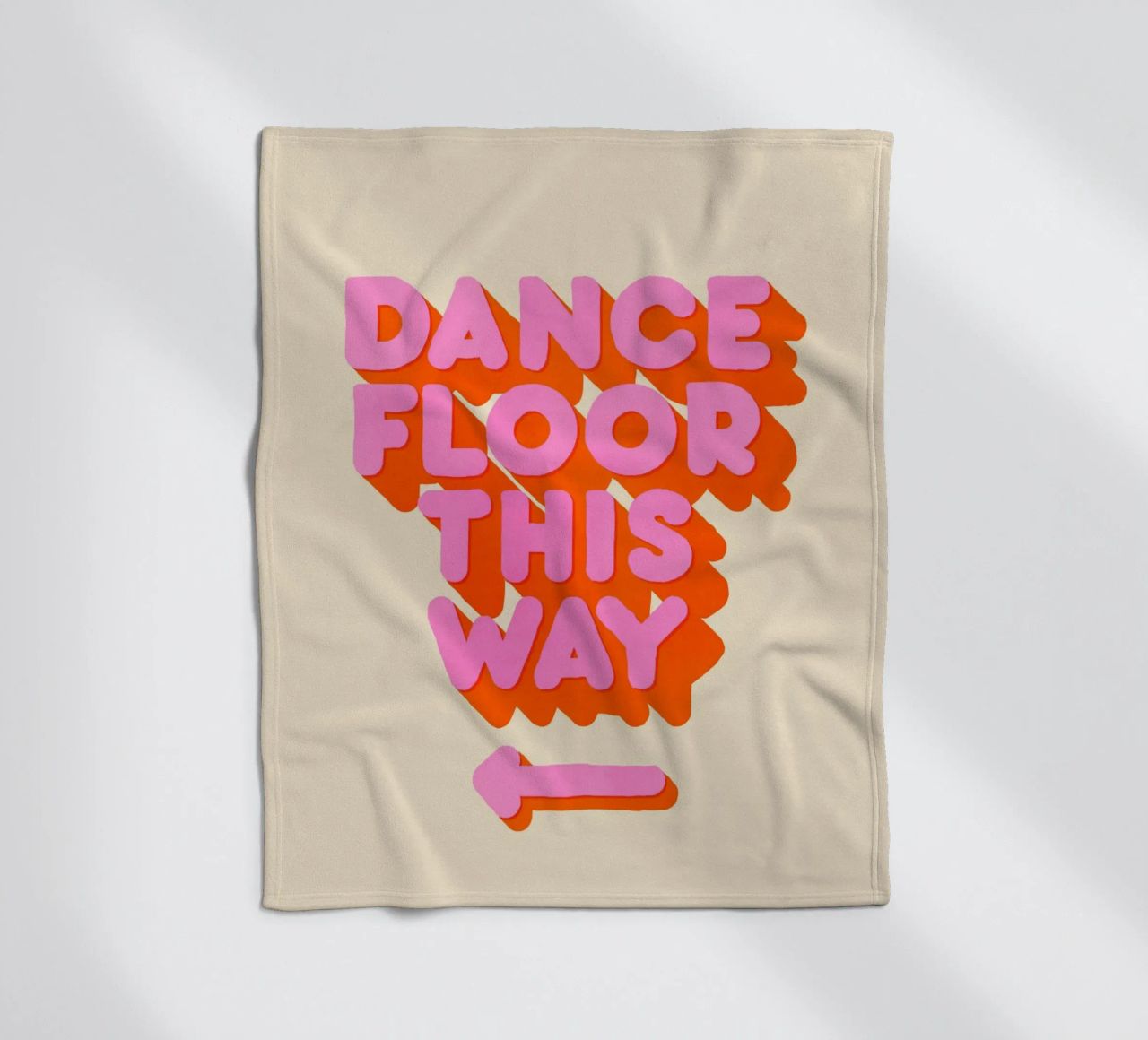 Retro "Dance Floor This Way" Typography Art Print coperta in pile da showmemars