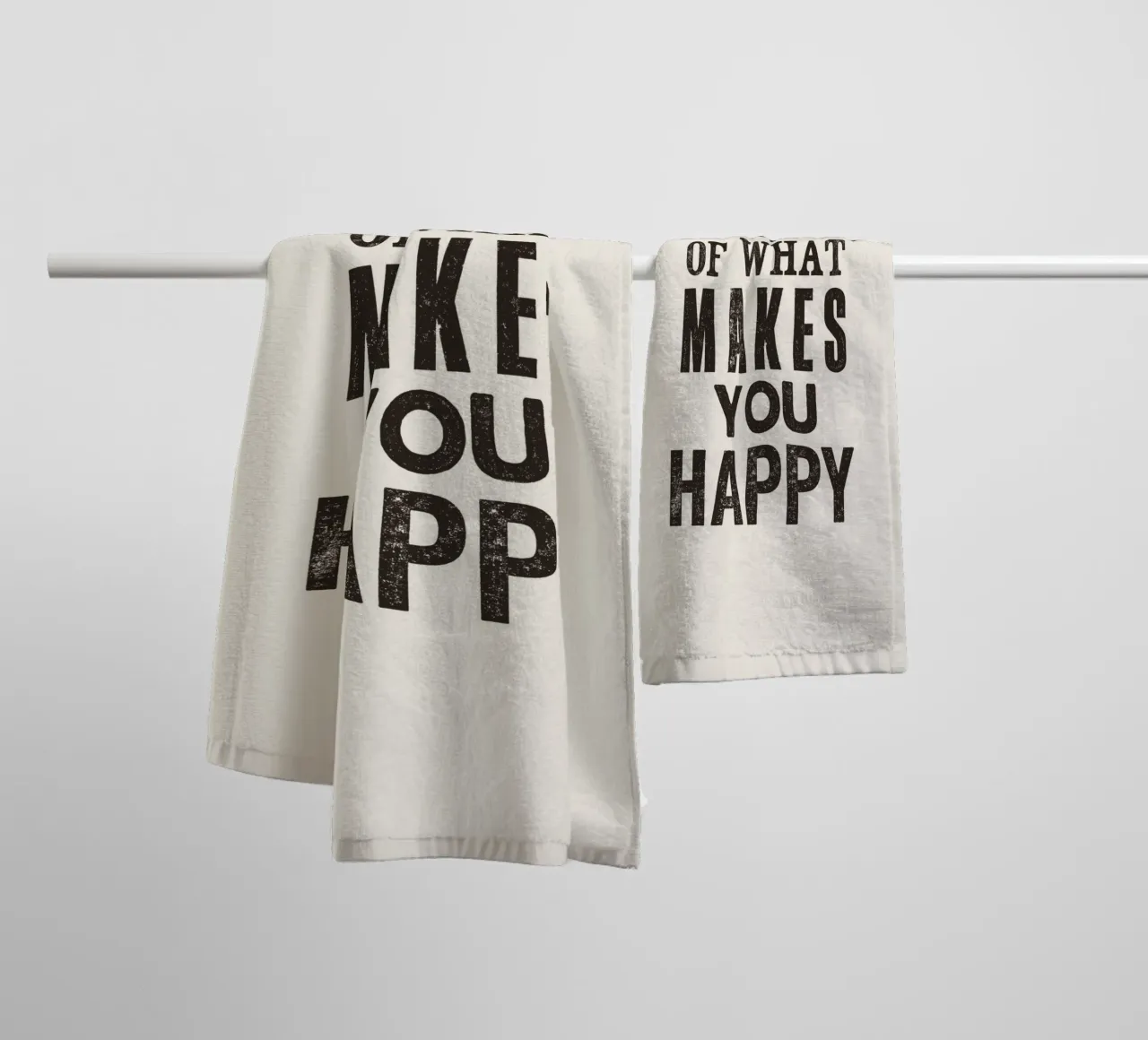 Fate di più di ciò che vi rende felici Stampa tipografica a caratteri cubitali asciugamano da bagno da THE MOTIVATED TYPE