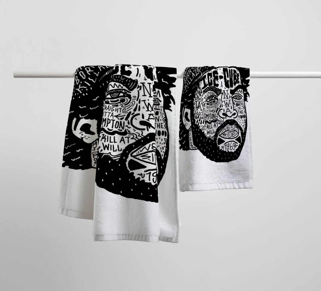 Ice Cube Handtuch von Nick Cocozza