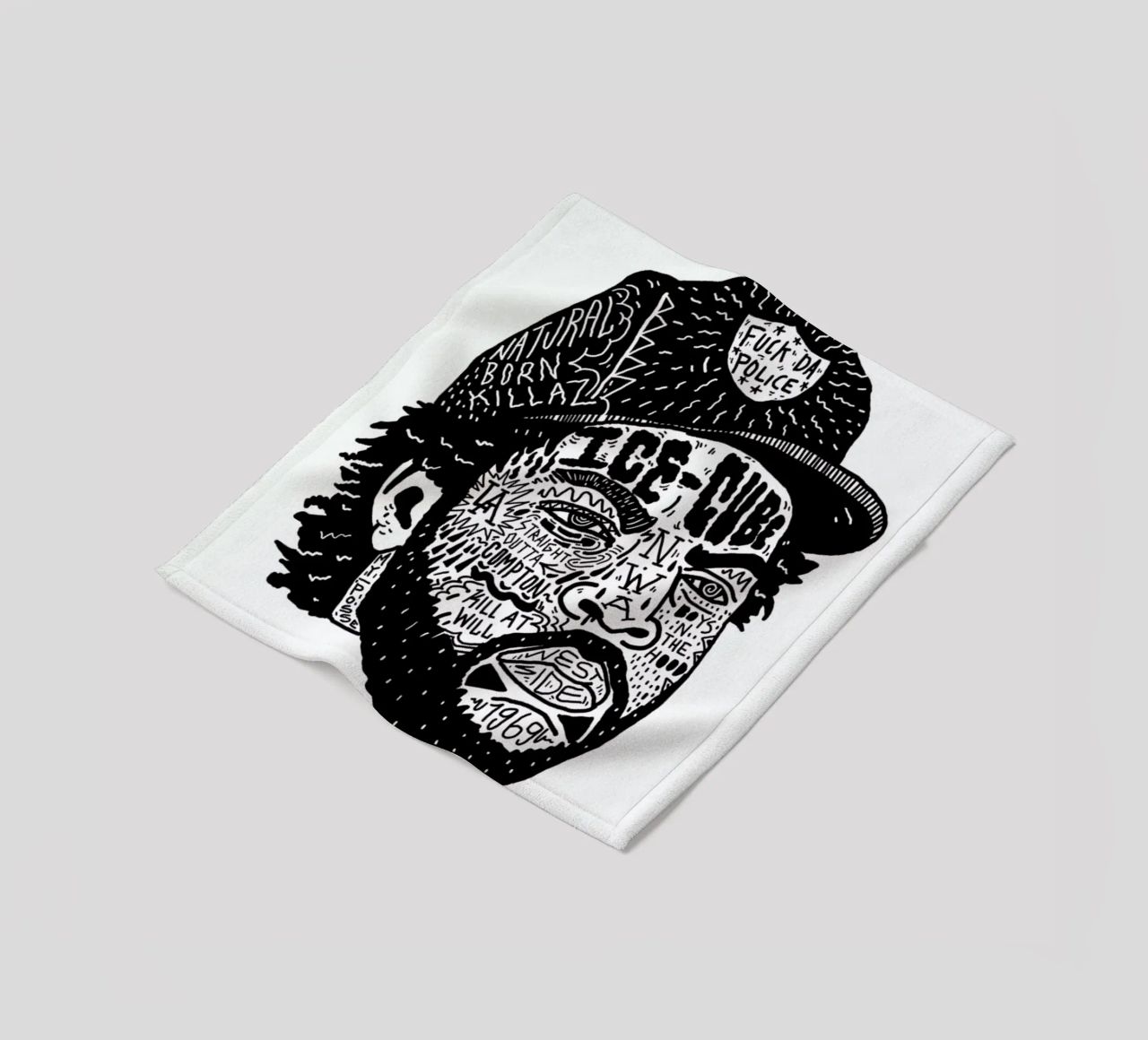 Ice Cube coperta in pile da Nick Cocozza
