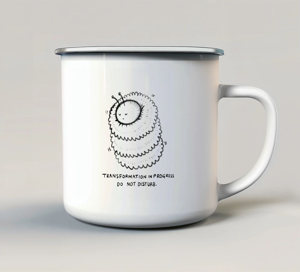 Trasformazione in corso, non disturbare tazza in smalto da Studio Patruschka