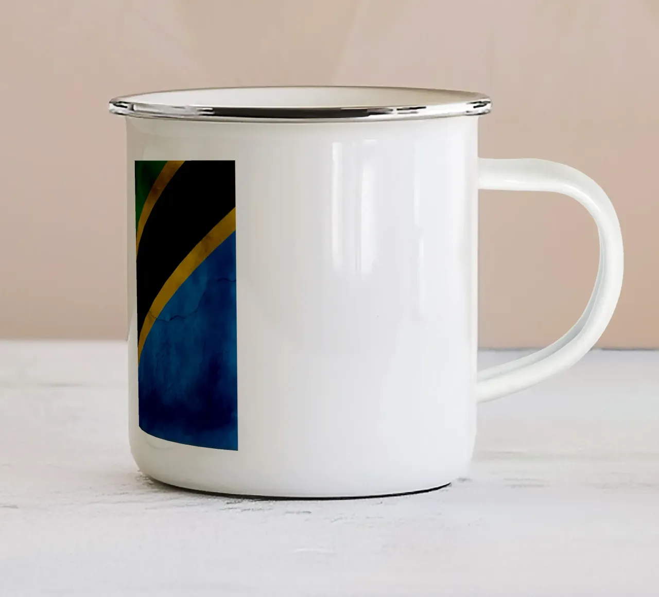 Bandiera d'epoca della Tanzania tazza in smalto da Joshua A Holmes