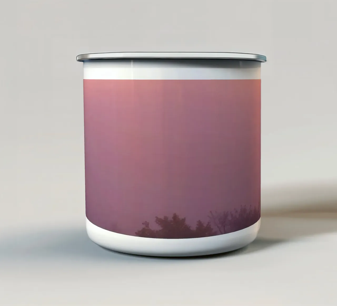 Prachtig abstract behang met mistig landschap bij zonsopgang emaille mok van DesignDoodle