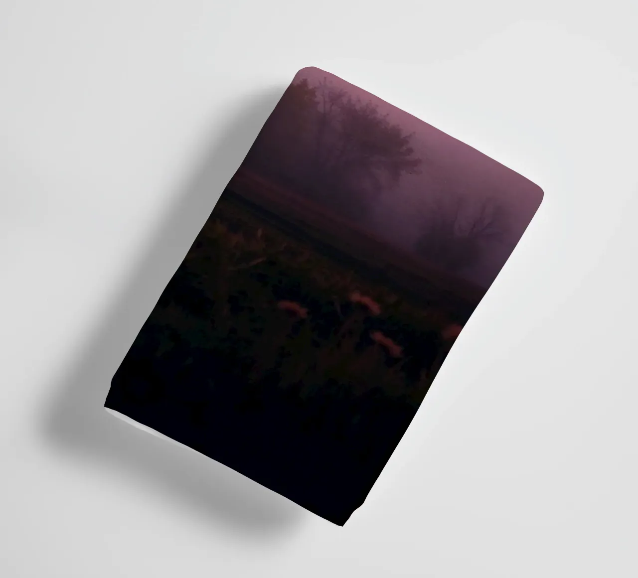Superbe papier peint abstrait avec paysage brumeux à l'aube serviette de bain de DesignDoodle