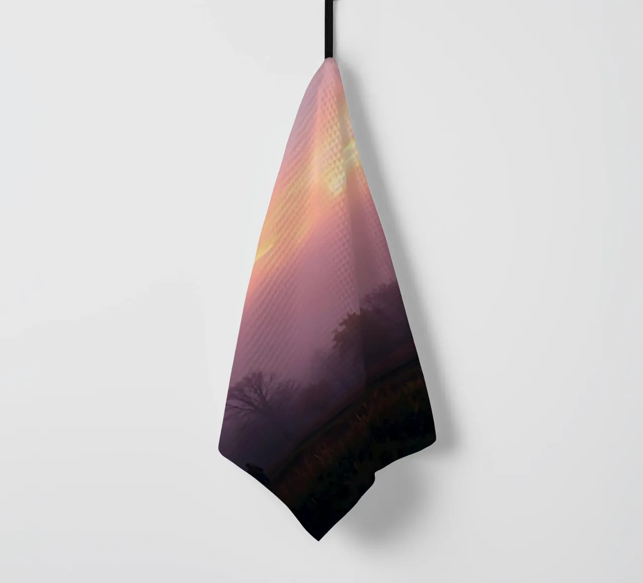 Superbe papier peint abstrait avec paysage brumeux à l'aube torchon de DesignDoodle