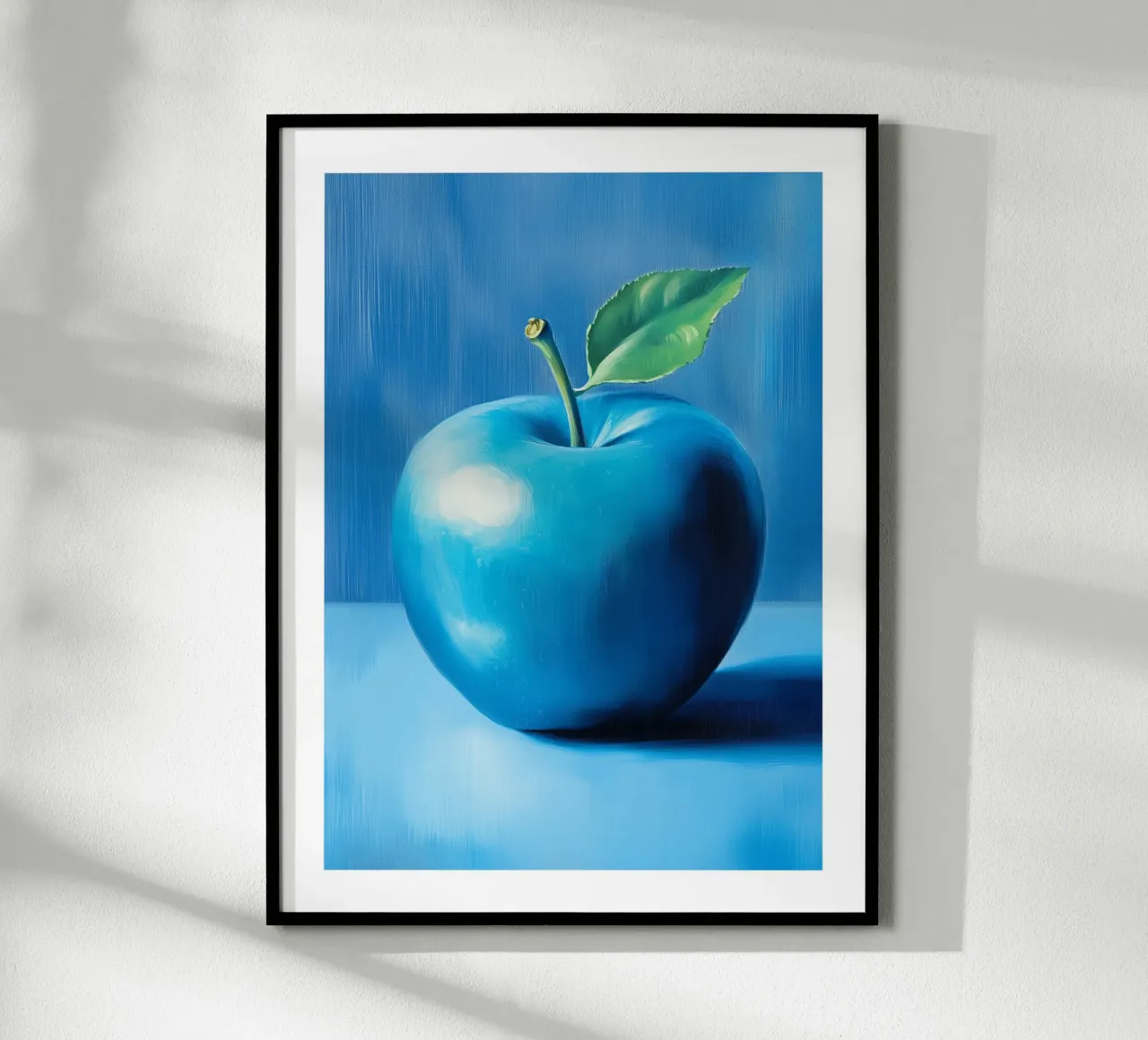 Surrealistischer blauer Apfel Poster mit Holzrahmen von Spice & Style