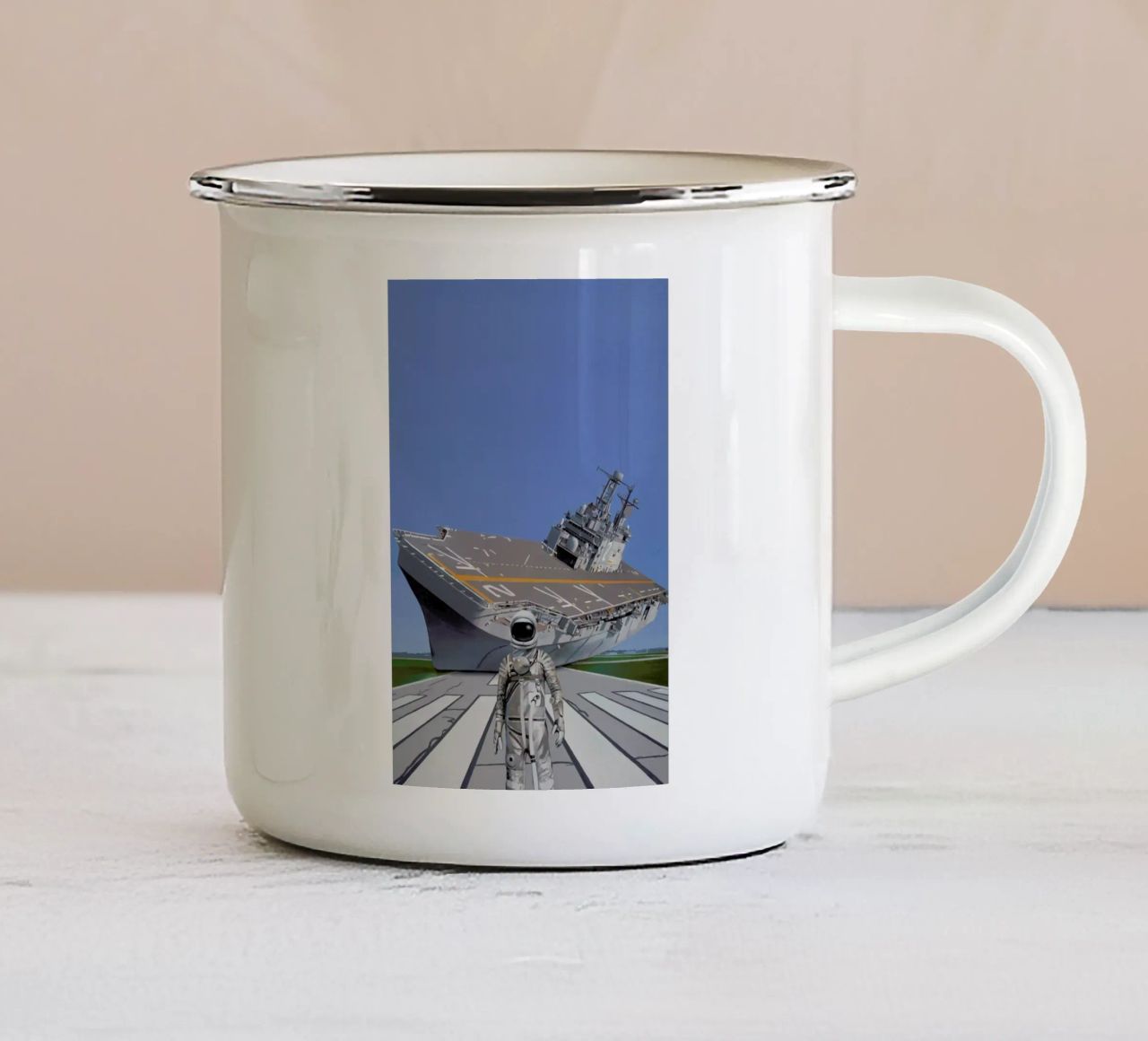 The Runway tazza in smalto da Scott Listfield