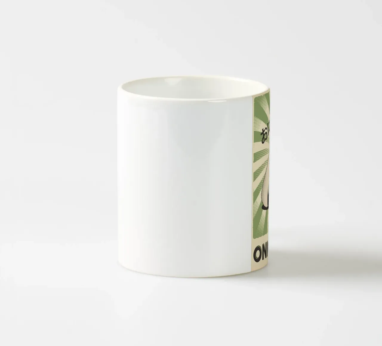 Gatto nero Onigiri tazza in ceramica da Monique A Hooper