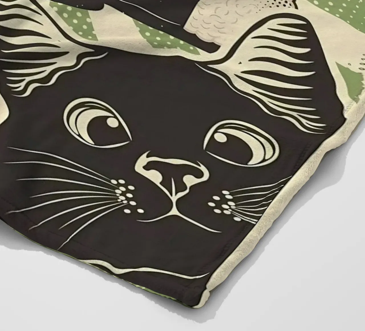 Gatto nero Onigiri coperta in pile da Monique A Hooper