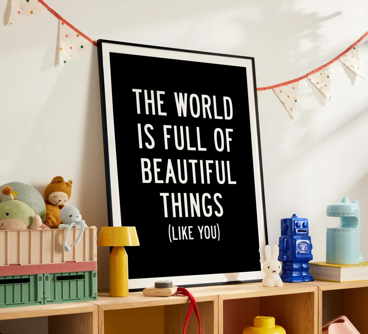 Il mondo è pieno di cose belle Typografie Design poster con telaio in plastica da THE MOTIVATED TYPE