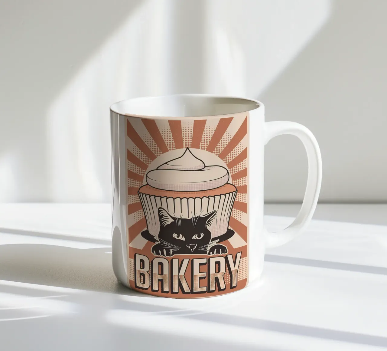 Cupcake Bakery e gatto tazza in ceramica da Monique A Hooper
