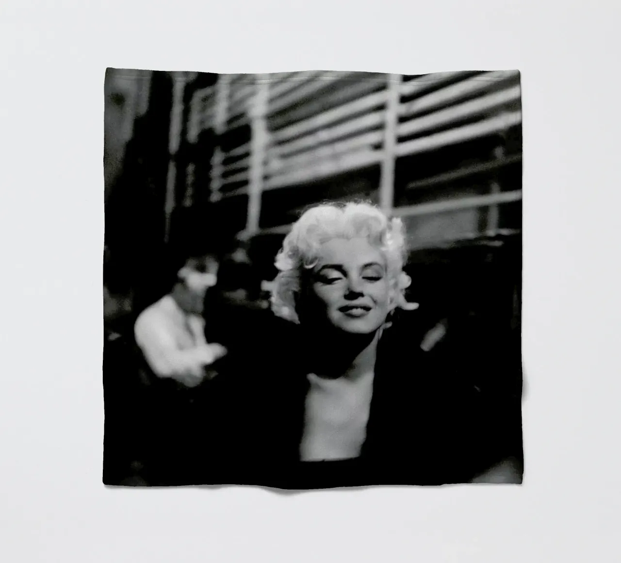 Marilyn Monroe on Subway coperta in pile da Gallery Print and Art Limited