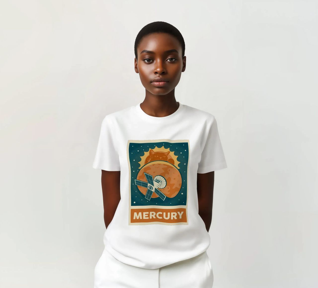 Gatto e Mercurio retrogradi t-shirt da Monique A Hooper