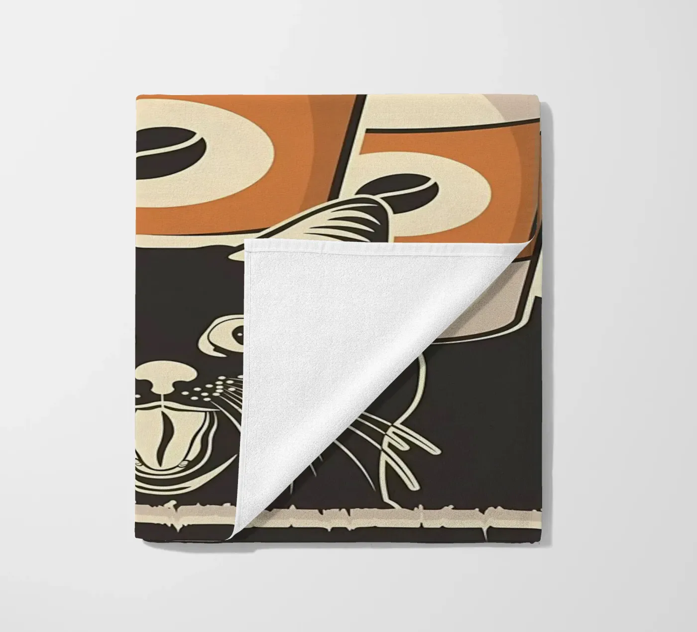 Koffie en Meme Kat strandhanddoek van Monique A Hooper