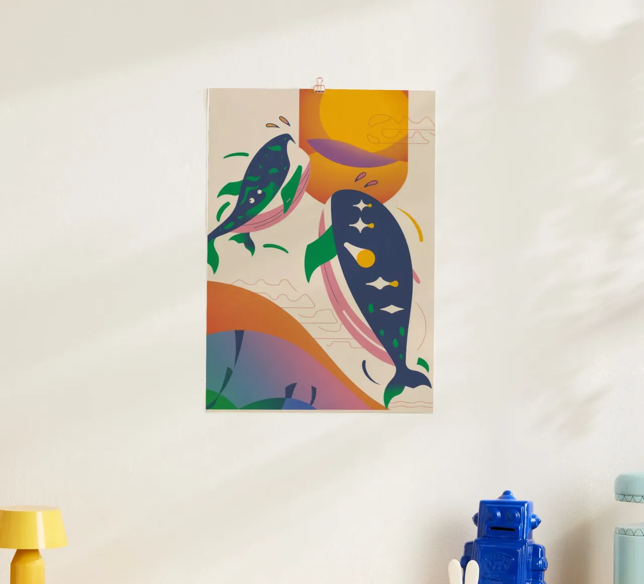 Balena e uccelli poster con telaio in plastica da Seren Liodra