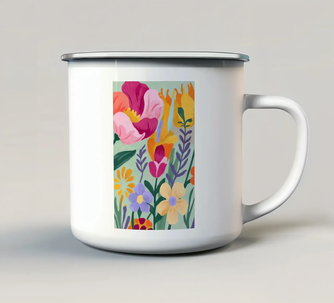 Primo piano floreale tazza in smalto da Seren Liodra