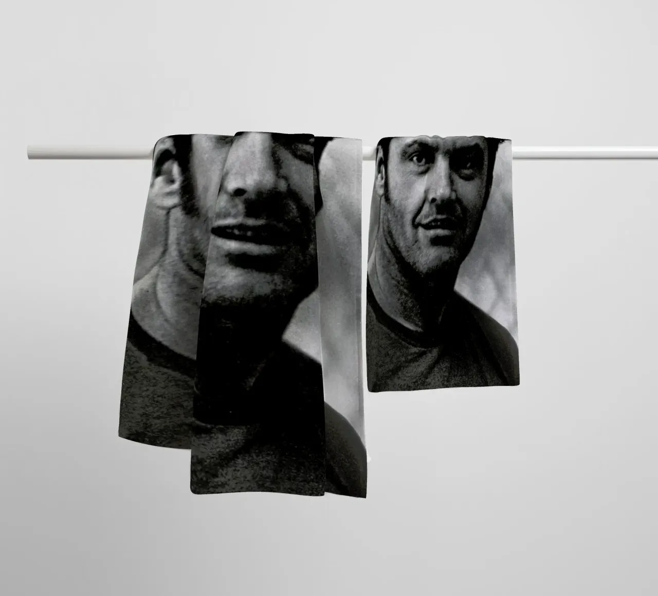 Jack Nicholson in 'One Flew Over the Cuckoo's Nest' asciugamano da bagno da Gallery Print and Art Limited