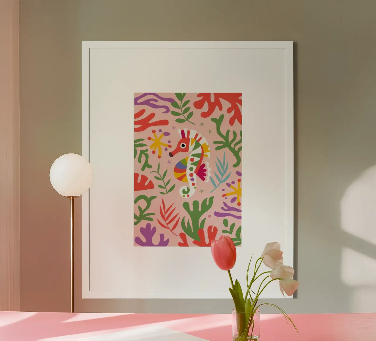 Seepferdchen im Dschungel Poster mit Kunststoffrahmen von Seren Liodra
