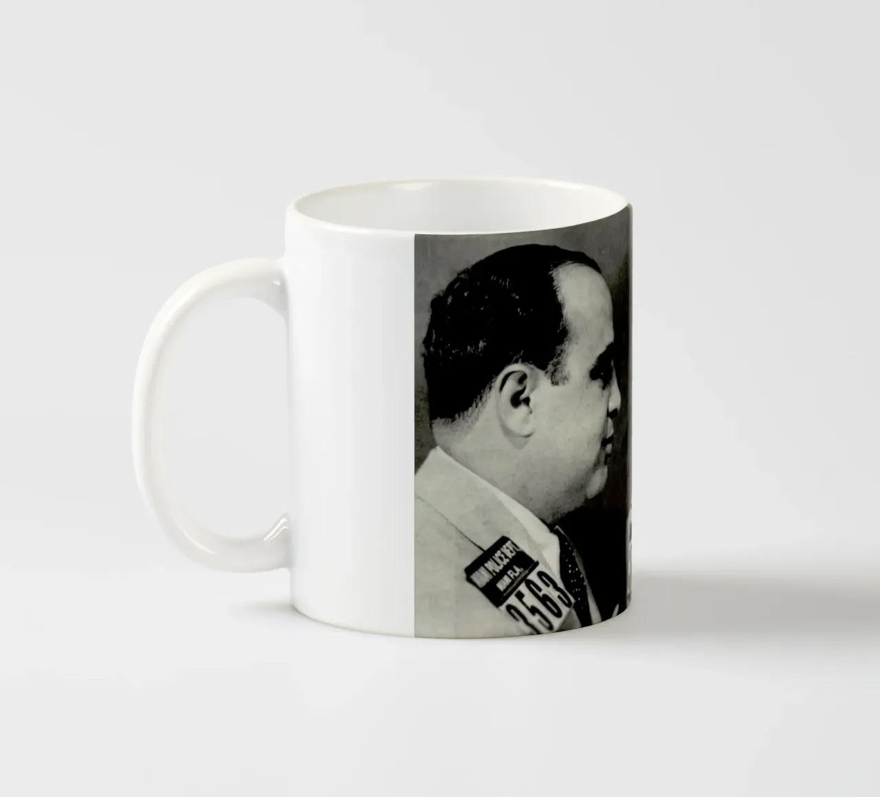 Al Capone's Mugshot tazza in ceramica da Gallery Print and Art Limited