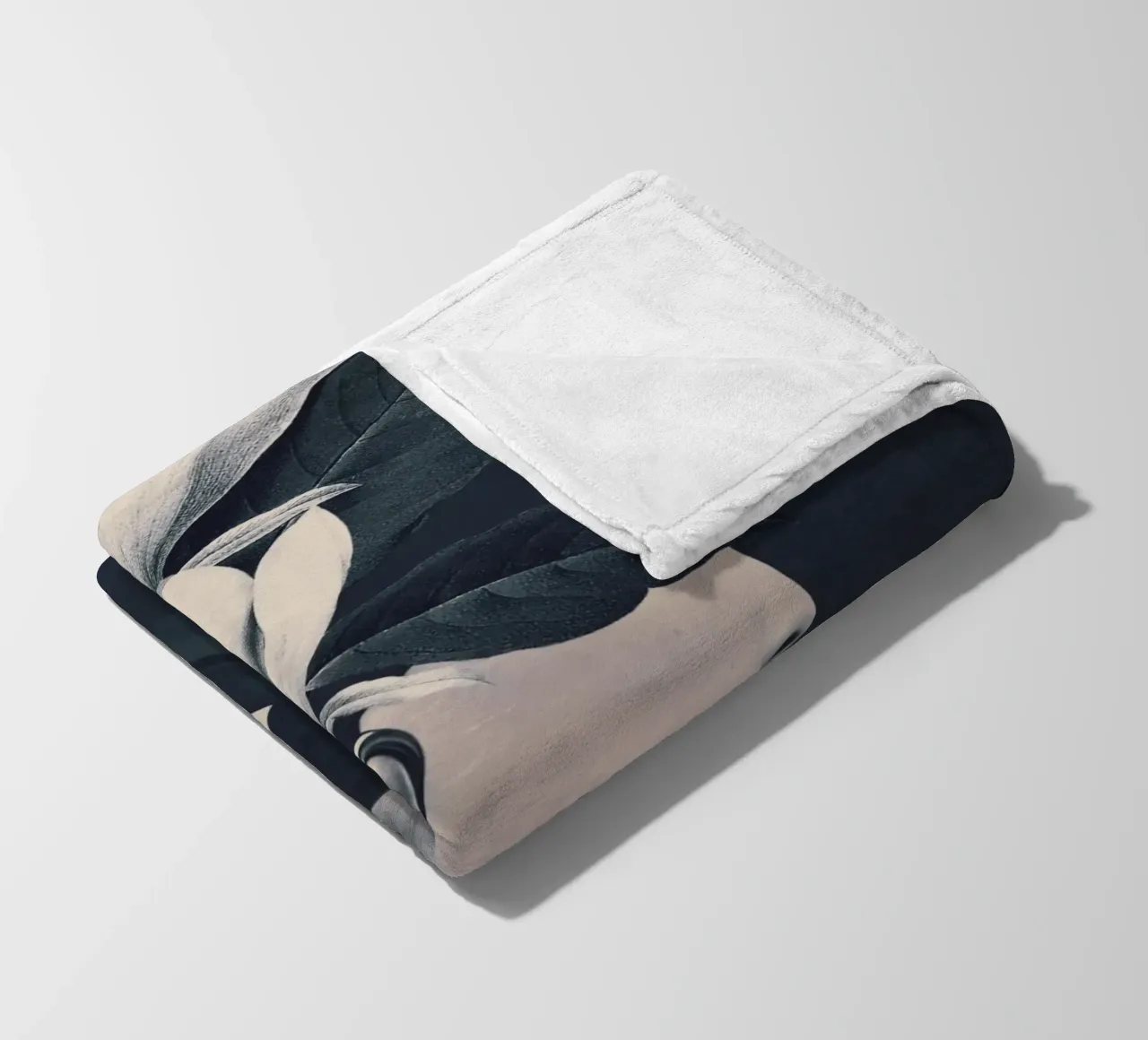 Ritratto floreale 2 - bianco e nero coperta in pile da dada22