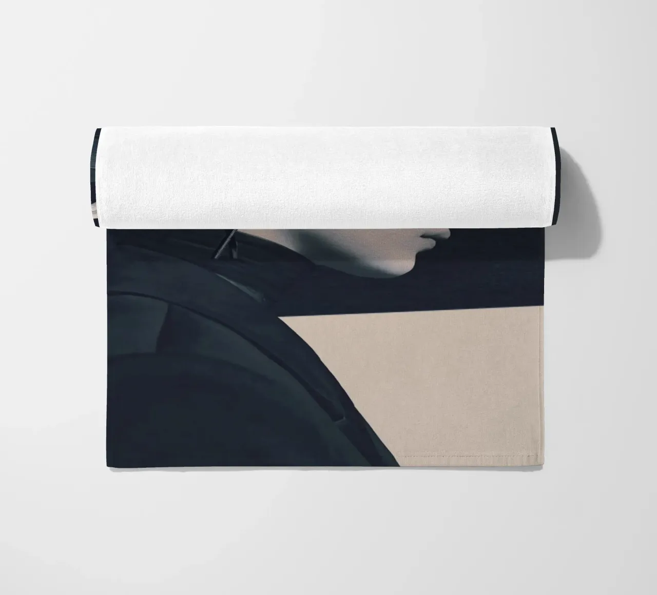 Ritratto floreale 2 - bianco e nero telo mare da dada22