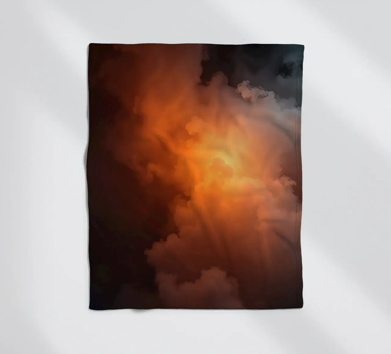 les nuages aux reflets orangés créent un arrière-plan captivant plaid polaire de DesignDoodle