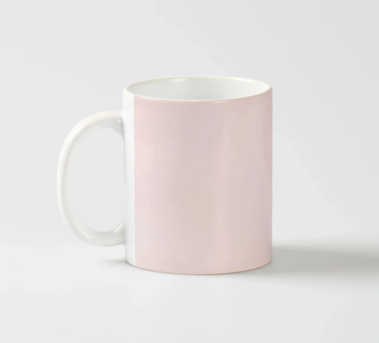 Rosa pastello tenue con texture delicata e scorrevole tazza in ceramica da DesignDoodle