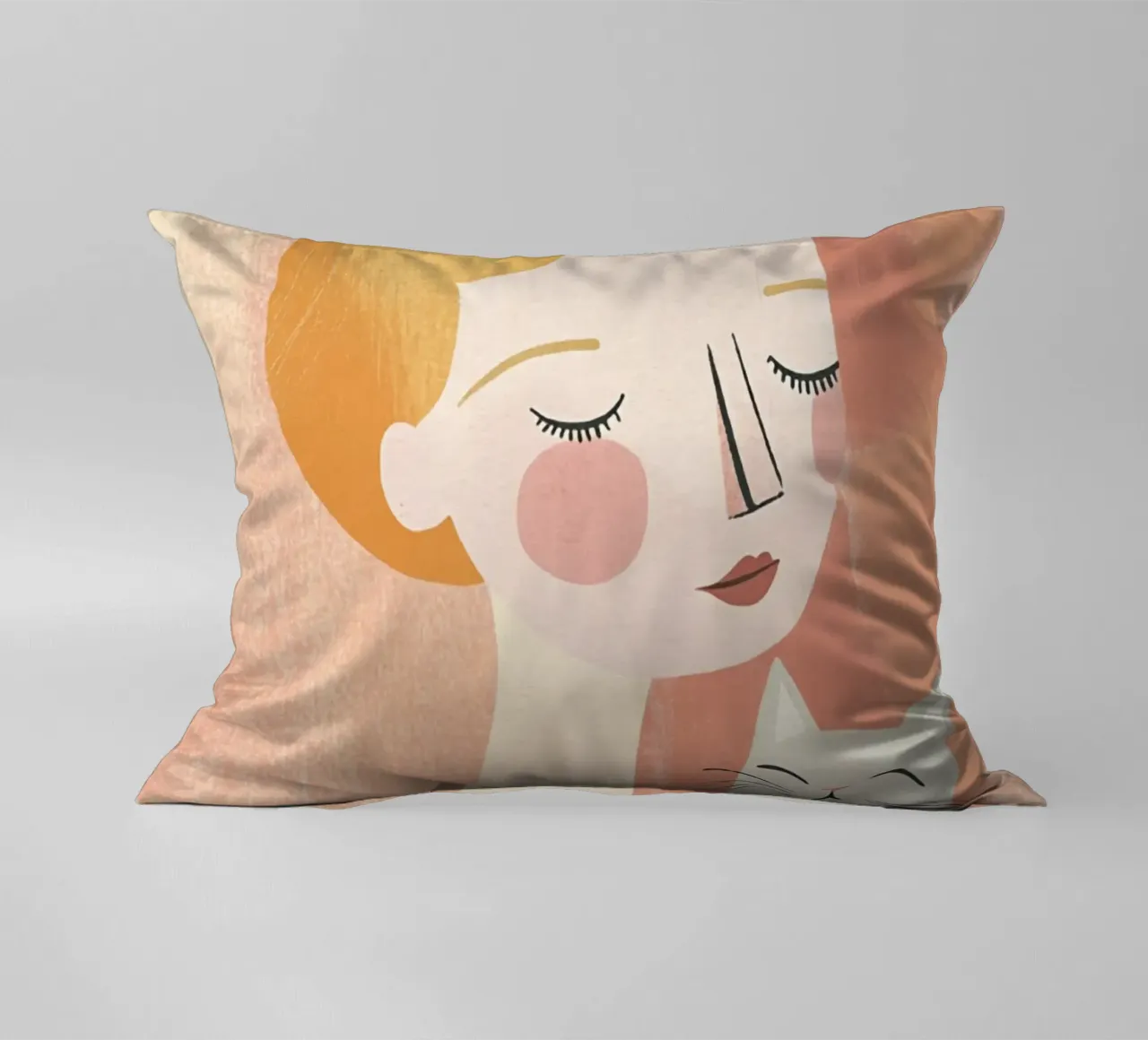 Stravagante ragazza bionda di metà secolo con gatto grigio in colori pastello cuscino da Modern Muse