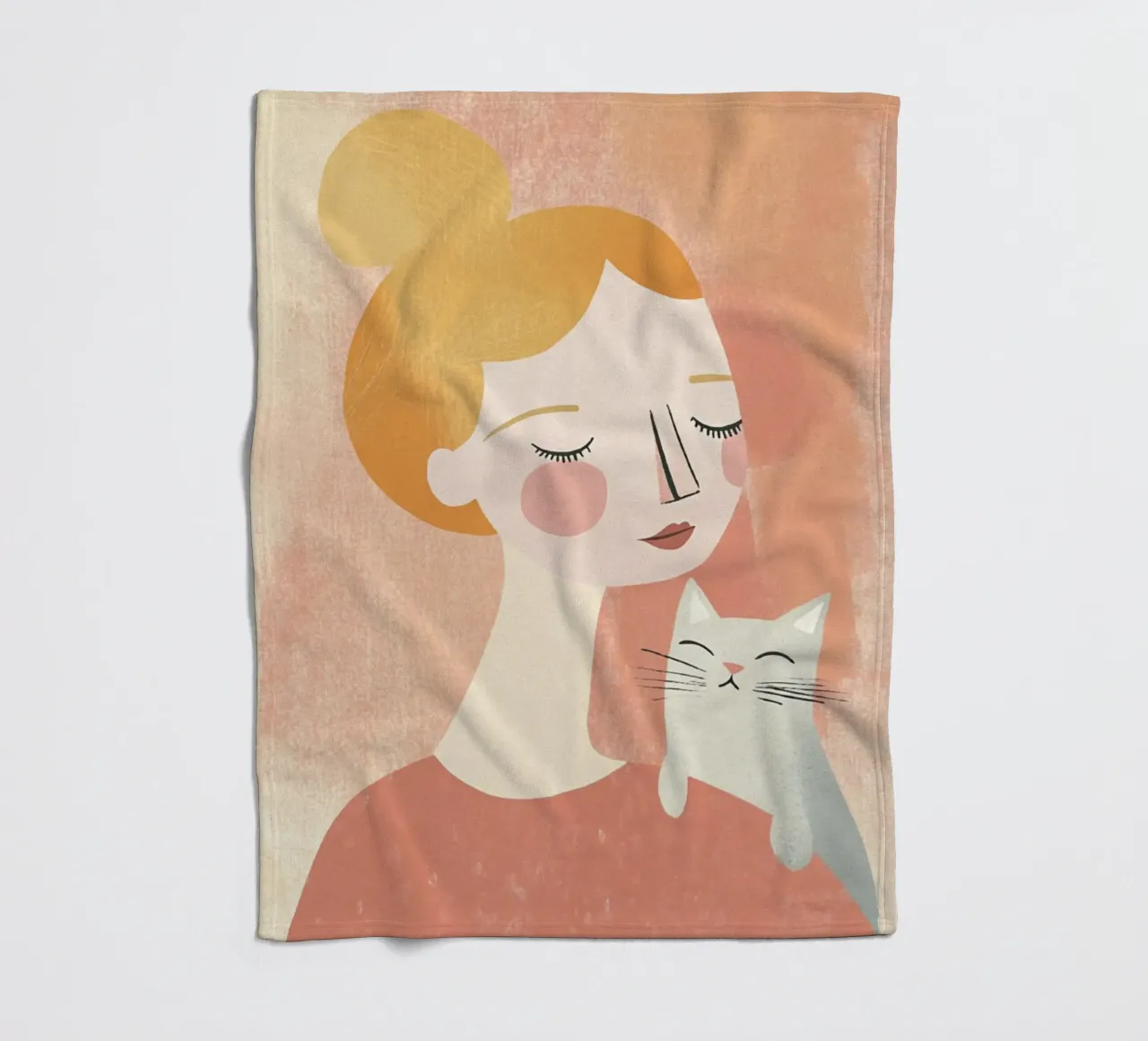 Stravagante ragazza bionda di metà secolo con gatto grigio in colori pastello coperta in pile da Modern Muse