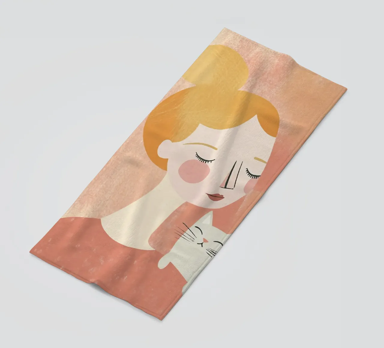 Stravagante ragazza bionda di metà secolo con gatto grigio in colori pastello telo mare da Modern Muse