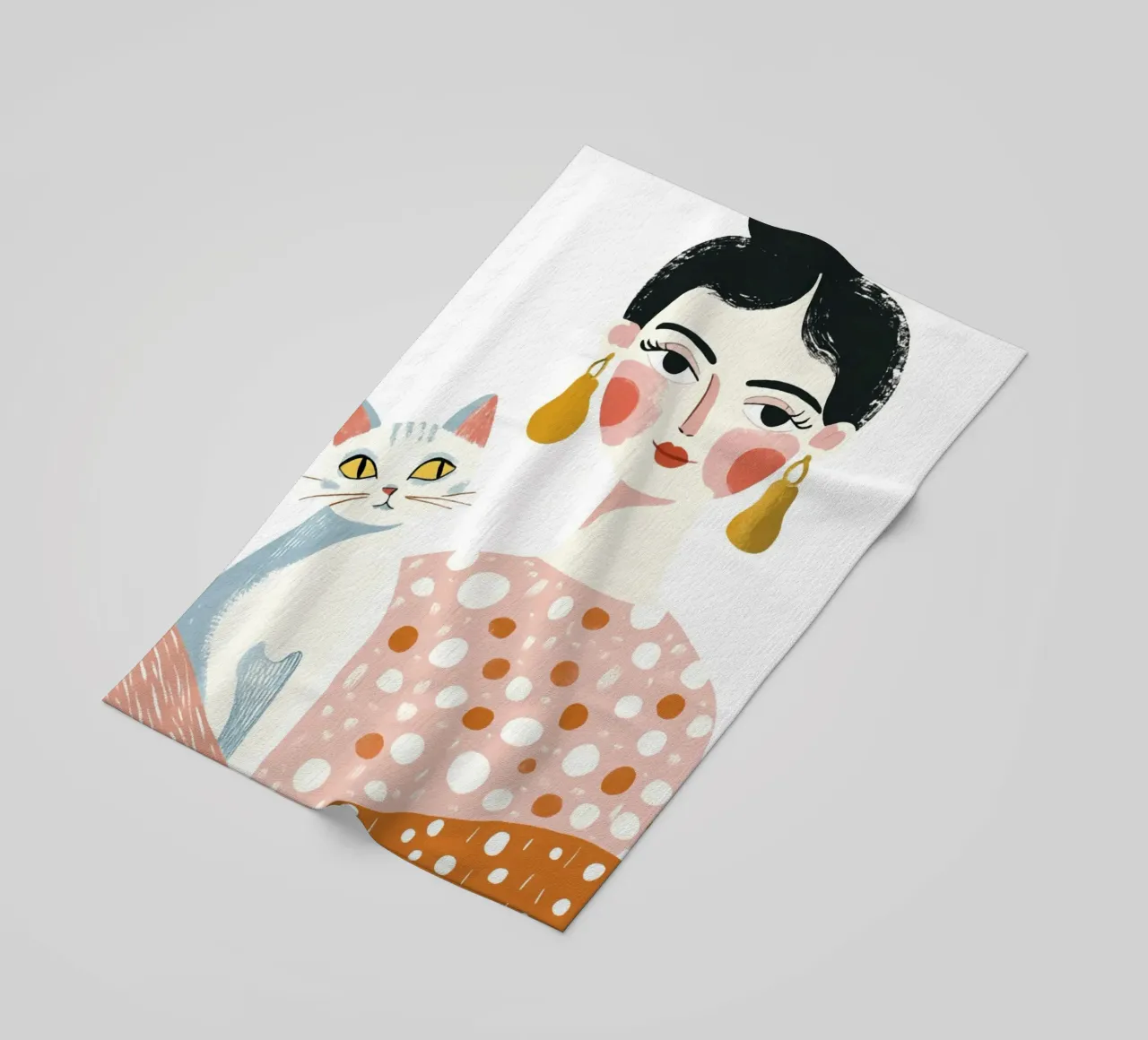 Stravagante ragazza di metà secolo dai capelli neri con gatto bianco telo mare da Modern Muse