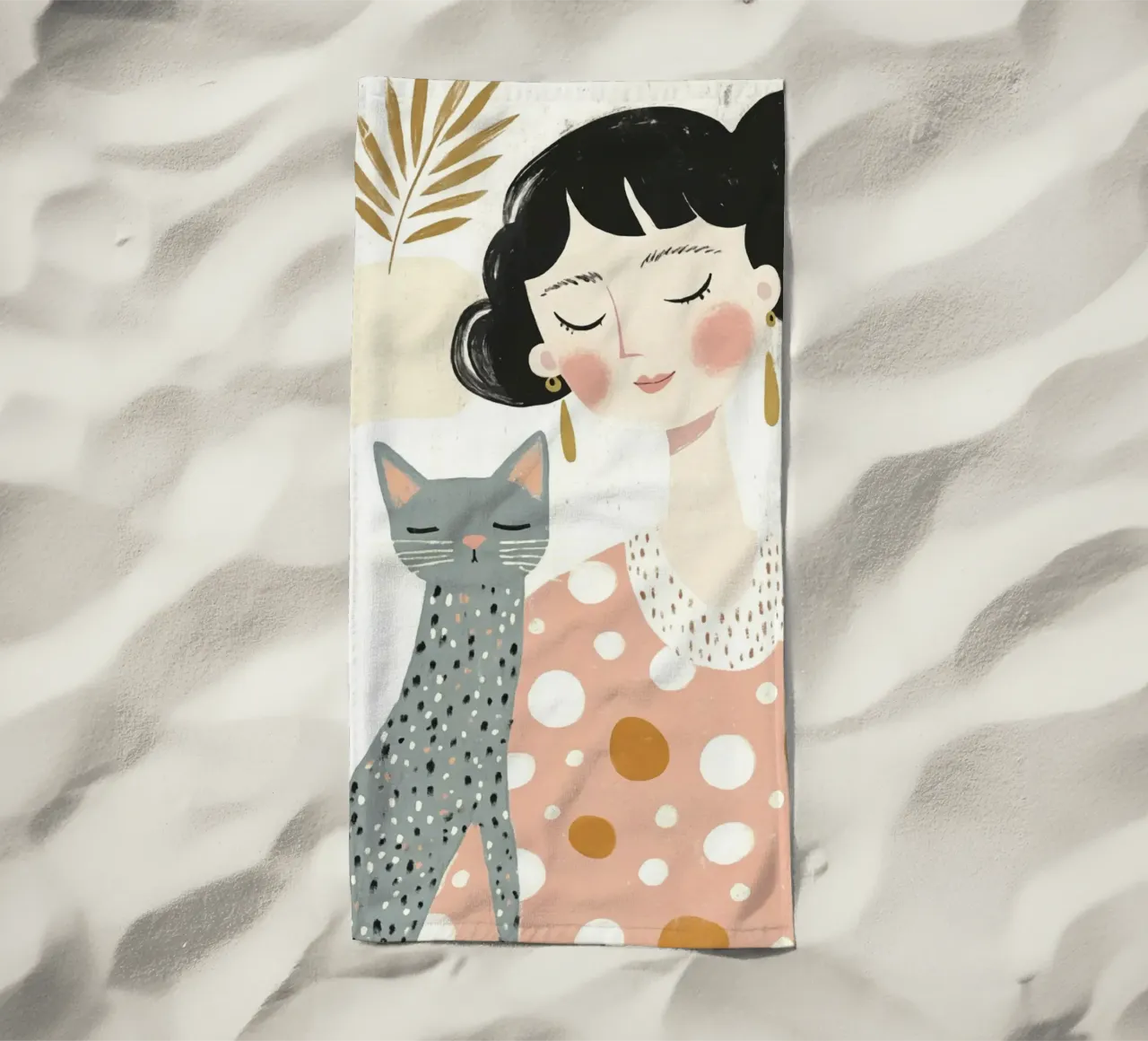 Ragazza stravagante di metà secolo dai capelli neri con gatto grigio a pois telo mare da Modern Muse