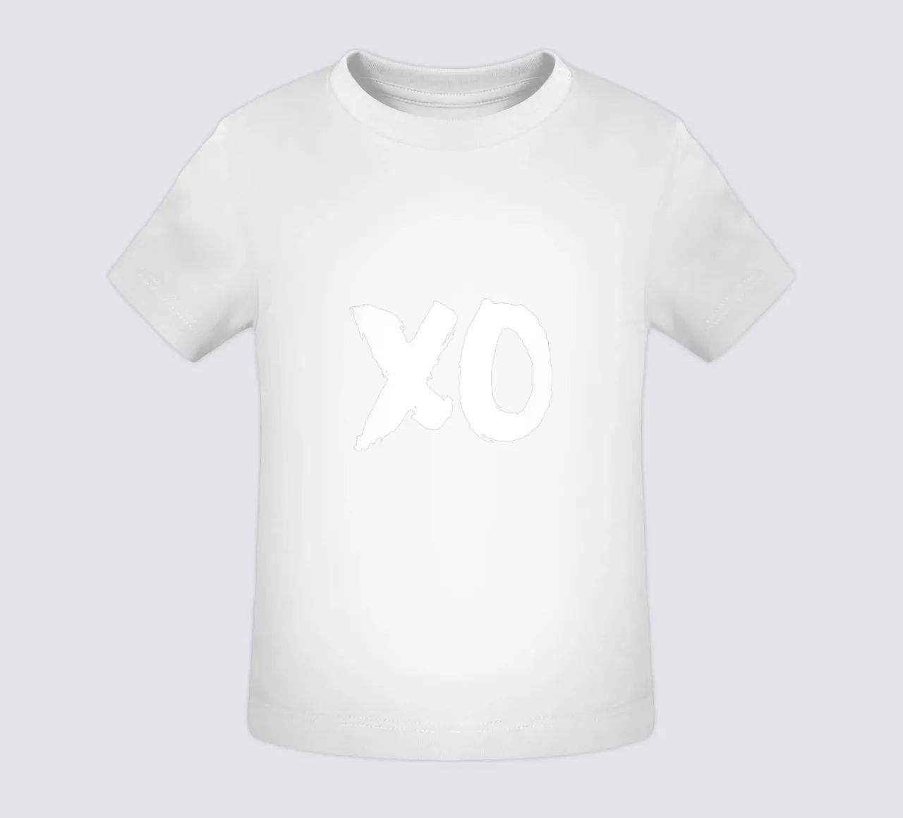XO Abbracci e baci Design tipografico in bianco e nero maglietta neonato da THE MOTIVATED TYPE