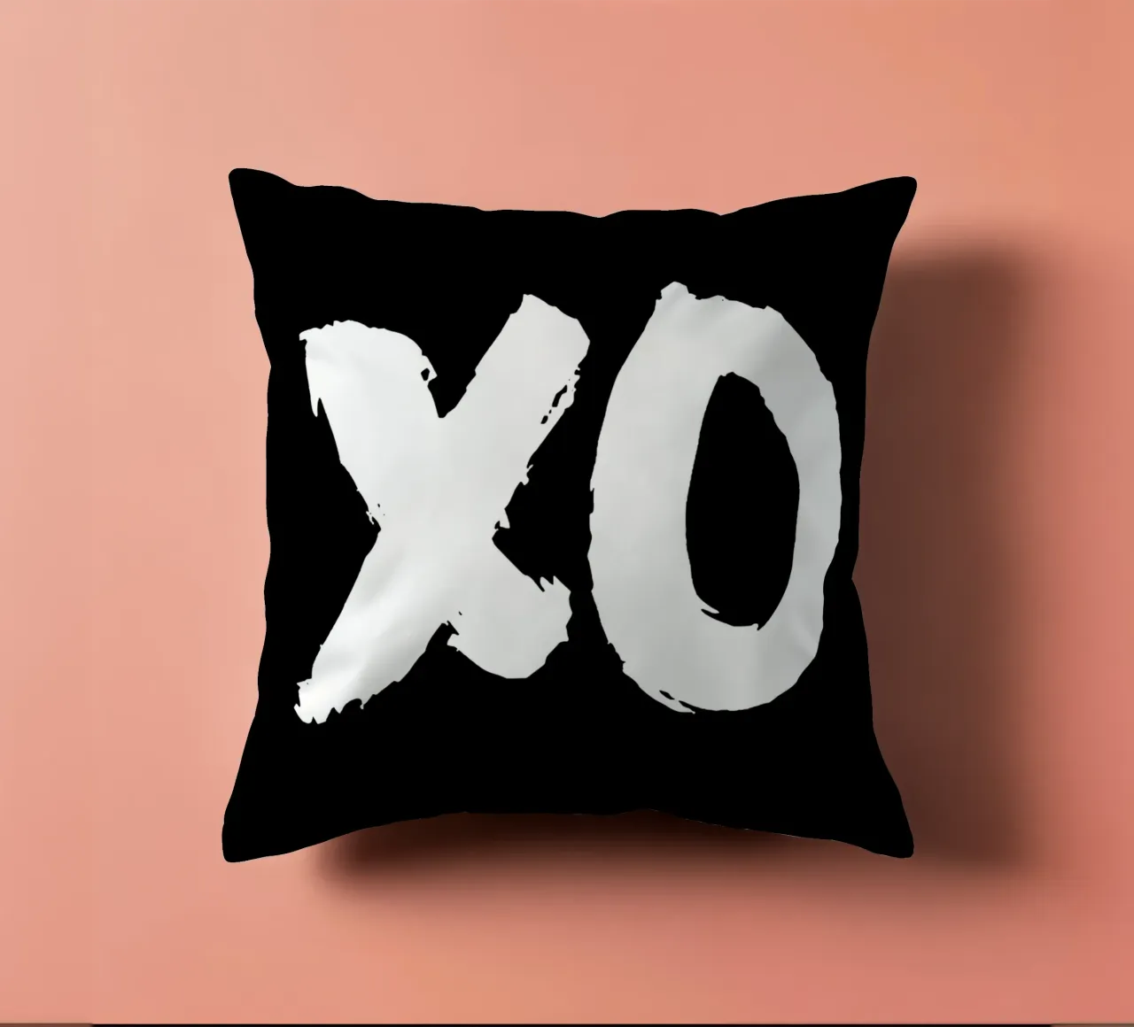 XO Abbracci e baci Design tipografico in bianco e nero cuscino da THE MOTIVATED TYPE