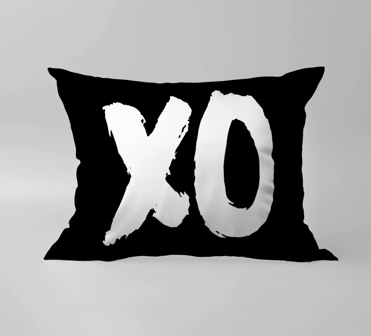 XO Abbracci e baci Design tipografico in bianco e nero cuscino da THE MOTIVATED TYPE