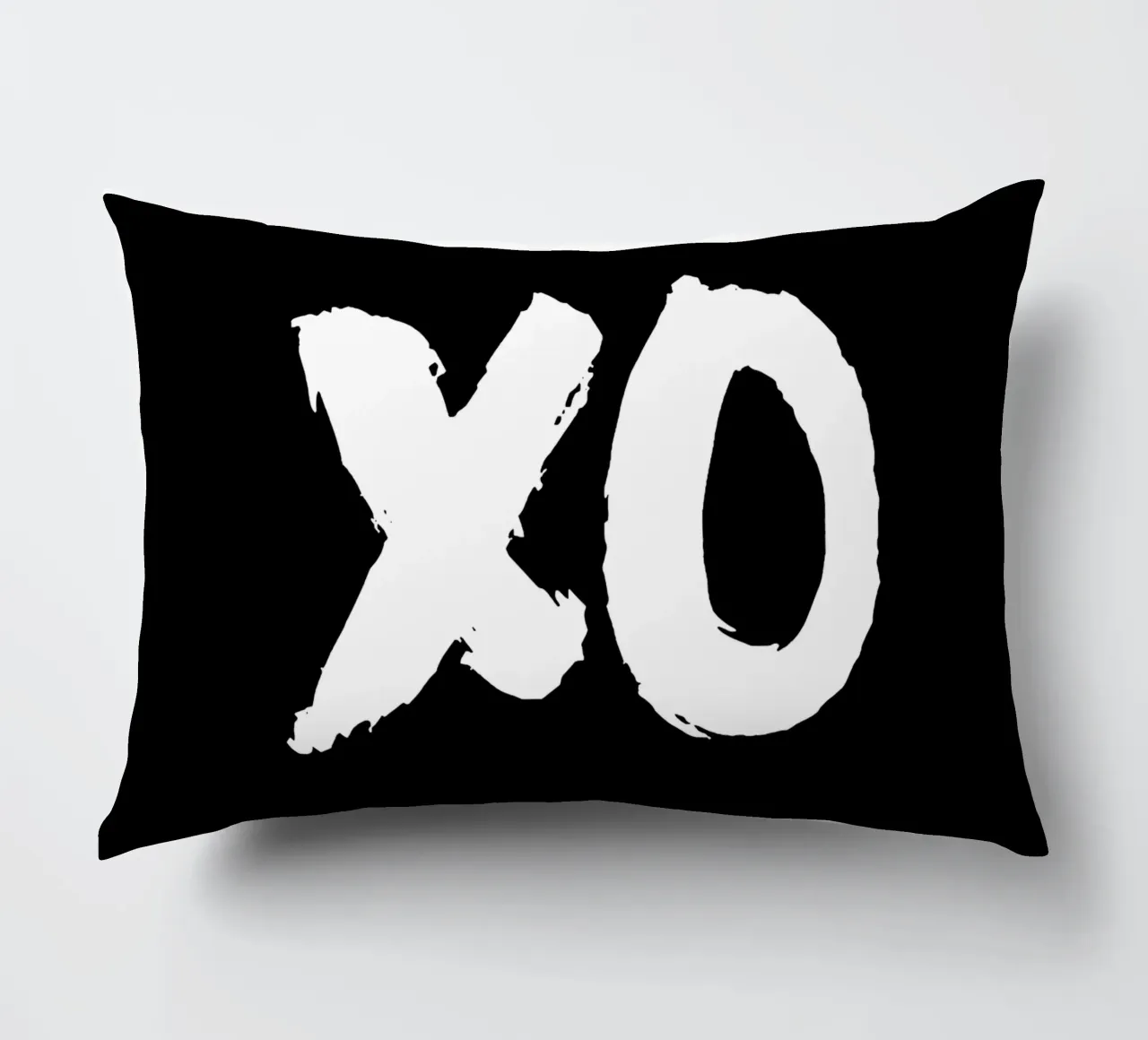 XO Abbracci e baci Design tipografico in bianco e nero cuscino da THE MOTIVATED TYPE