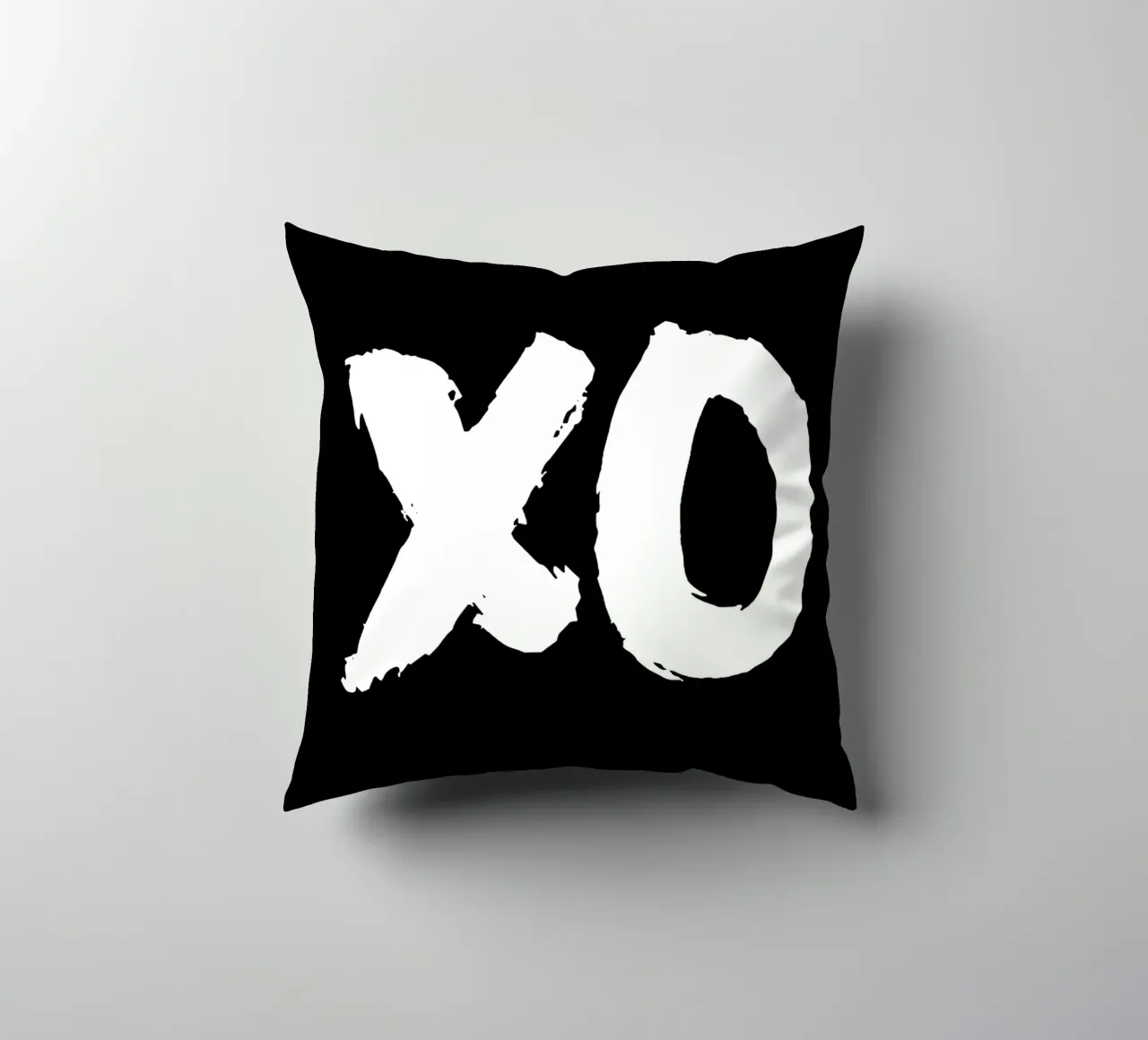 XO Abbracci e baci Design tipografico in bianco e nero cuscino da THE MOTIVATED TYPE