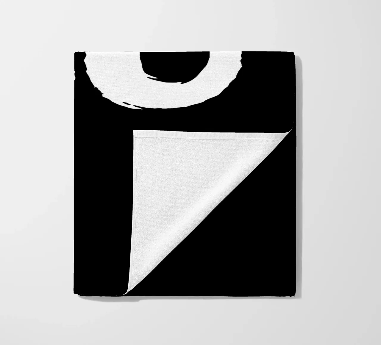 XO Abbracci e baci Design tipografico in bianco e nero telo mare da THE MOTIVATED TYPE