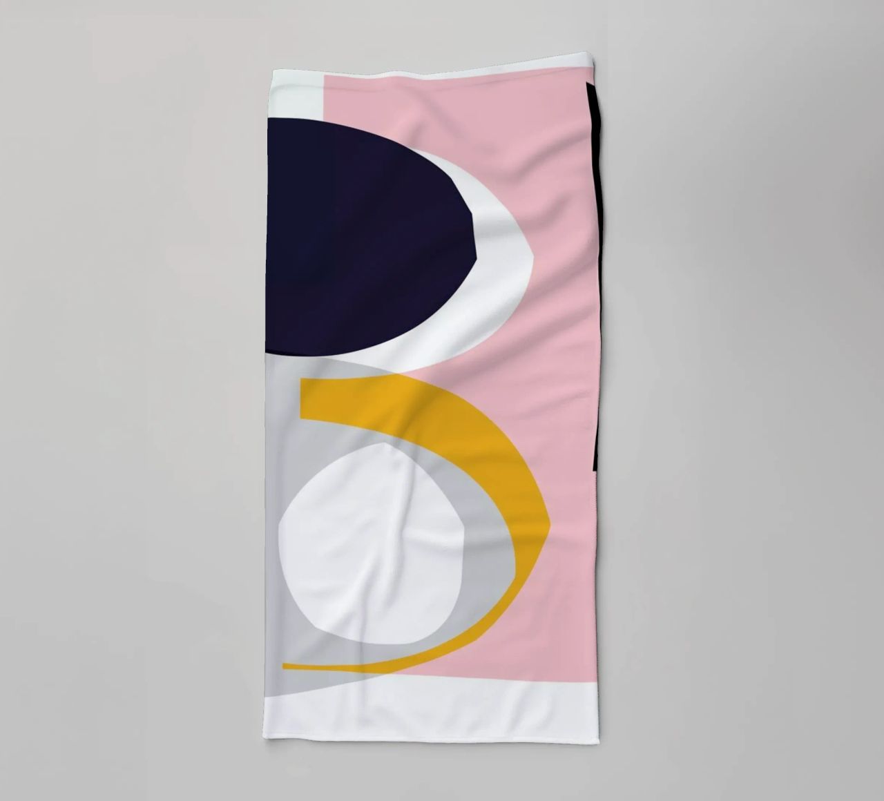 Form 1 Handtuch von Jonathan Lawes
