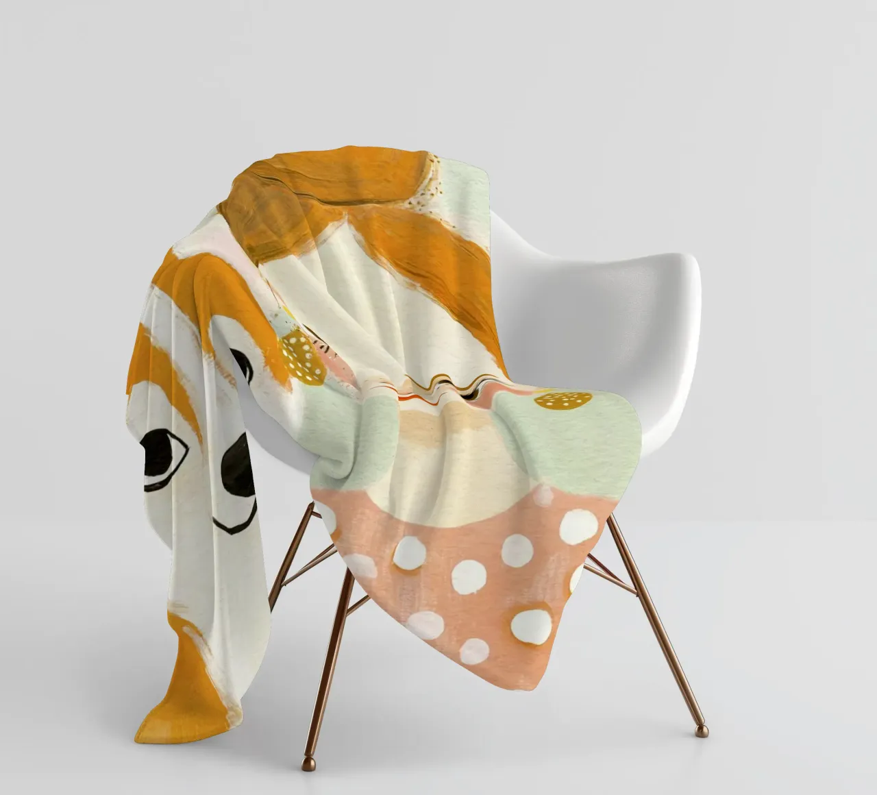 Estrosa ragazza bionda di metà secolo con corgi sorridente coperta in pile da Modern Muse