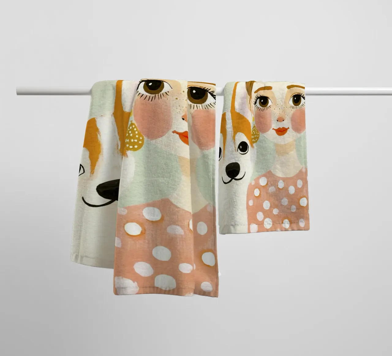 Caprichosa rubia de mediados de siglo con un corgi sonriente toalla de baño de Modern Muse
