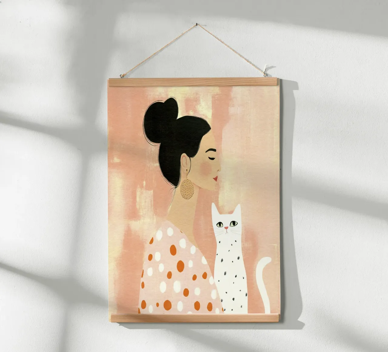 Stravagante ragazza di metà secolo dai capelli neri con gatto bianco carta hahnemühle da Modern Muse