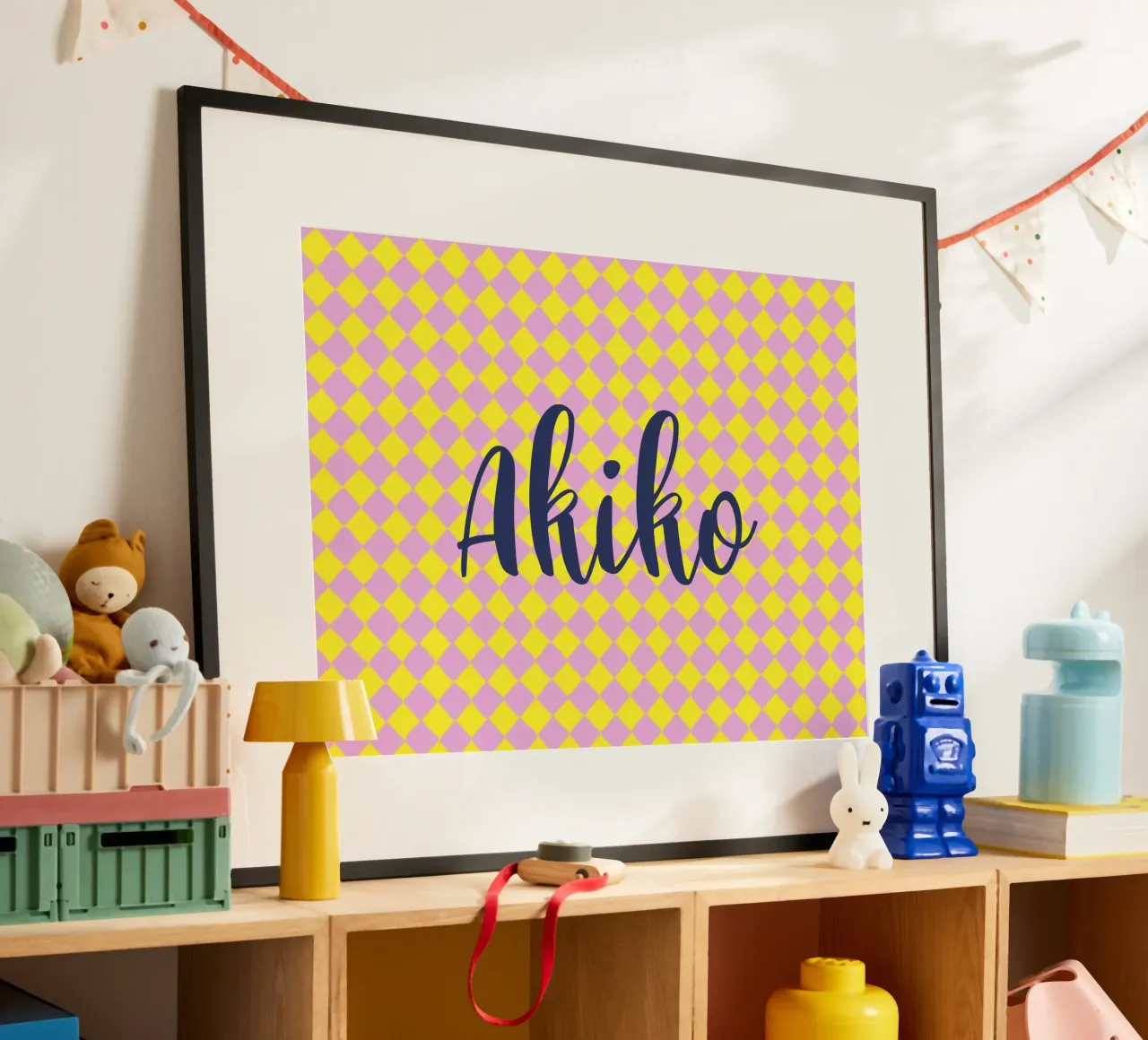 Rosa arlecchino giallo poster con telaio in alluminio da All Colours