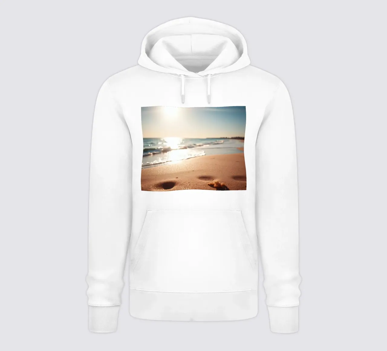 Tramonto su una spiaggia tranquilla con sabbia dorata e dolci onde felpa con cappuccio da DesignDoodle